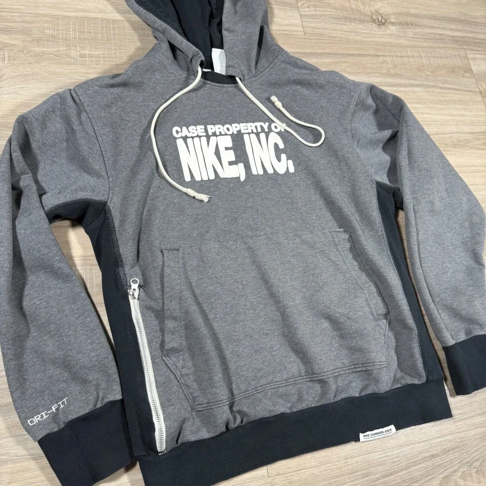 Nike Dri Fit Standard Issue Gray Hoodie Sweatshirt 